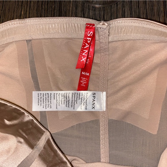 8/19 NFS-Haute Contour High-waisted Short - Picture 9 of 13